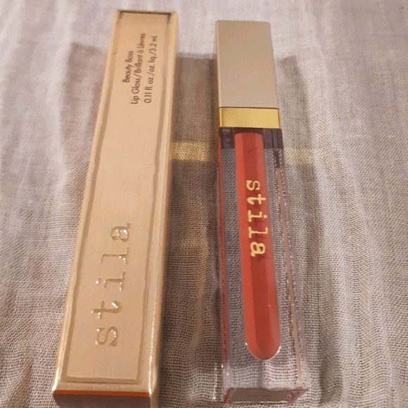 Make up - Picture 1 of 3